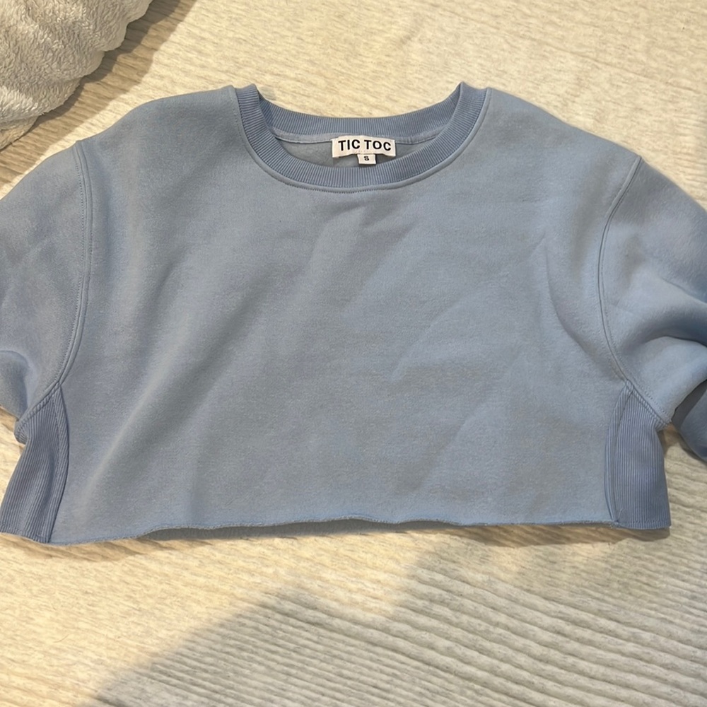Blue cropped crewneck